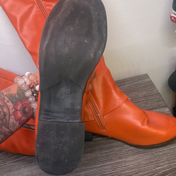 Boots 👢 - Picture 3 of 3